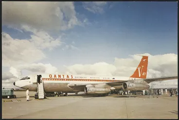 Image: Qantas Boeing 707 at Auckland International Airport