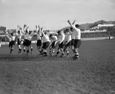 Image: New Zealand Maori Rugby Team doing a Haka