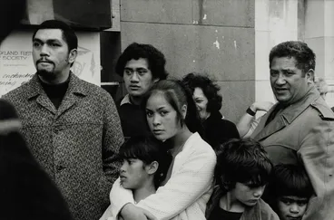Image: Family, Queen St., Auckland