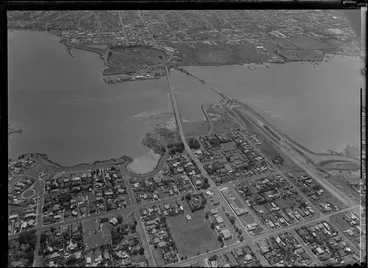 Image: Mangere Bridge, Manukau Harbour, Auckland
