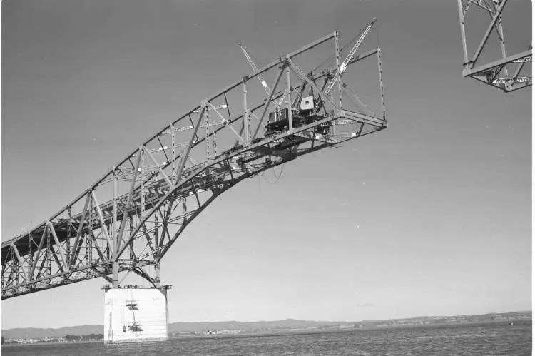 Construction of the Auckland Harbour Bridge, 1959