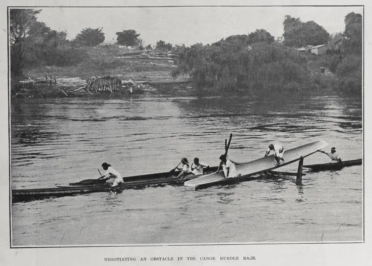 NEGOTIATING AN OBSTACLE IN THE CANOE HURDLE RACE
