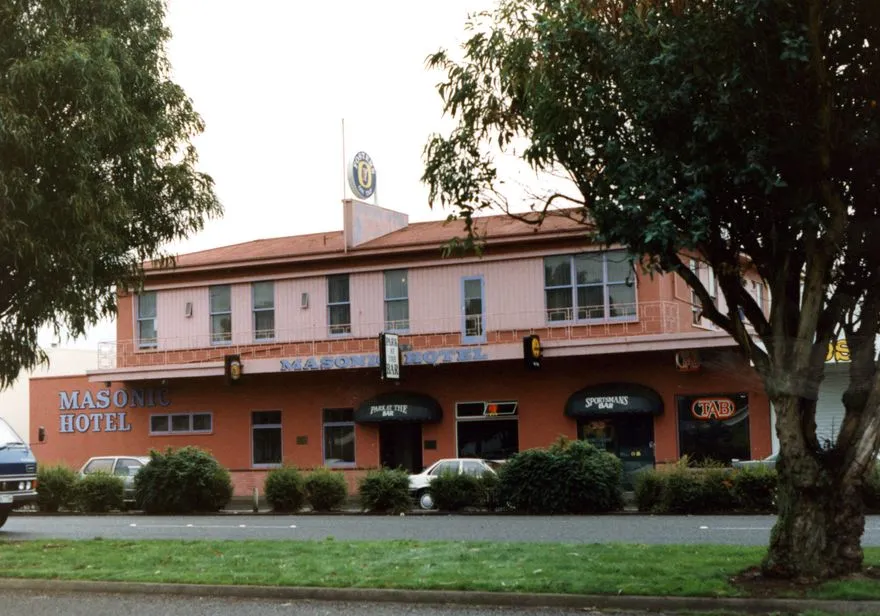 Masonic Hotel, Main Street