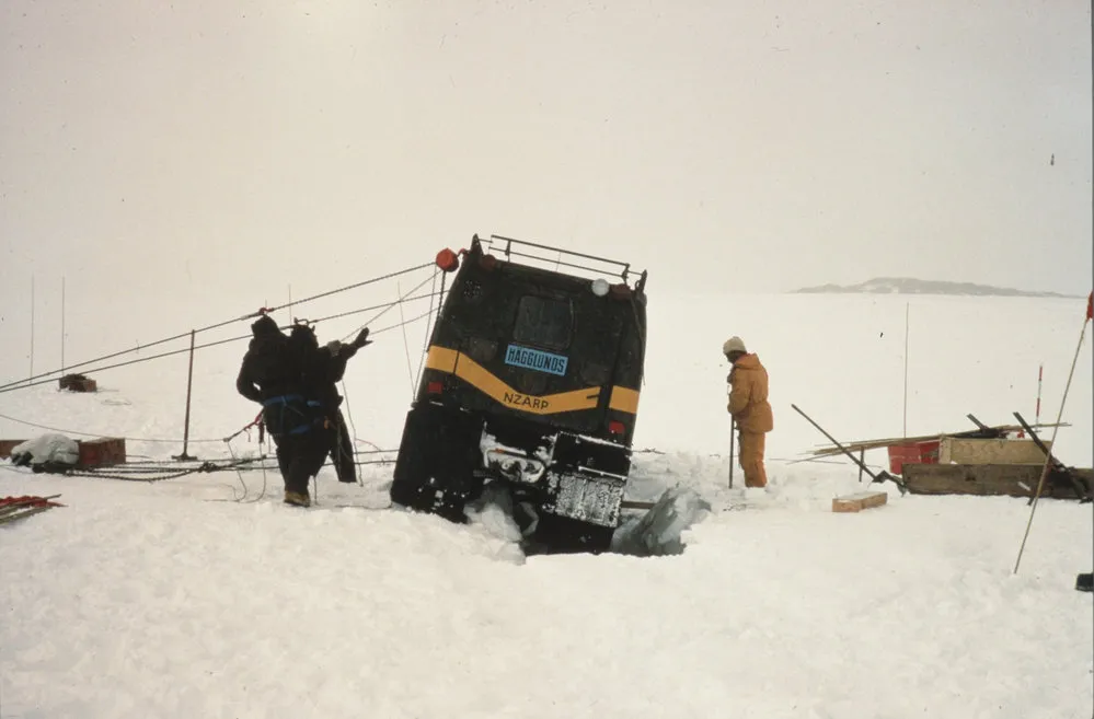 Reovering Hagglunds from crevasse