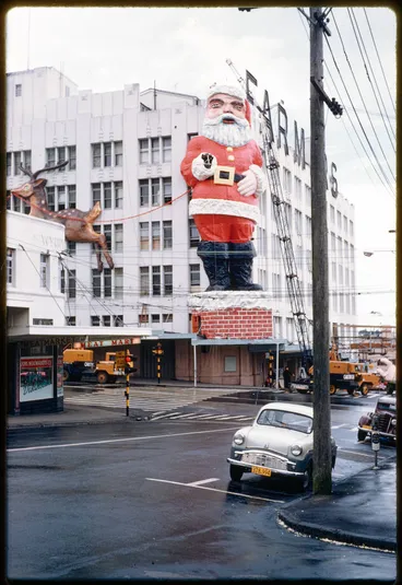 Image: Father Christmas at Farmers, 1962