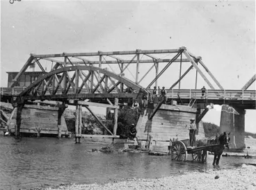 Image: Fourth and fifth Hutt bridges