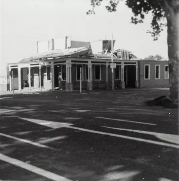 Image: Demolition of the Royal Hotel
