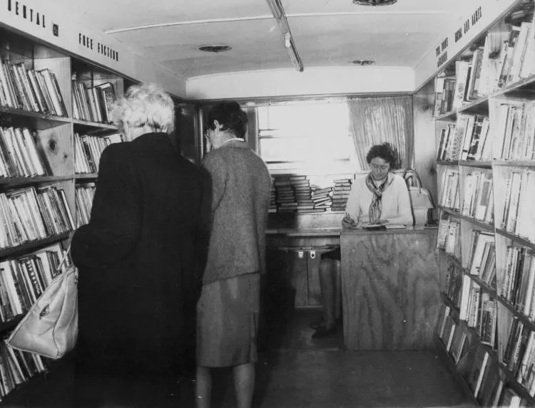 Mobile library, Papatoetoe, 1971
