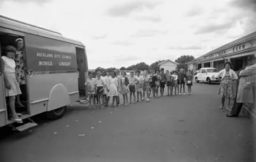 Auckland City Council mobile library, 1963 Image: Auckland City Council mobile library, 1963