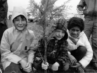 Image: Arbor Day 1985 planting; Brown Owl School pupils, Kylie Hector, 10; Brendan Wilson, 10; Juleyn Uatuku, 11; River Road