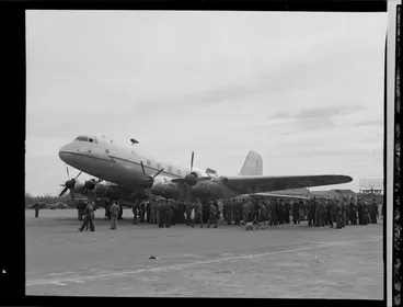 Image: Handley Page Hastings airplane, being viewed by Royal New Zealand Air Force personnel, Wigram, Christchurch