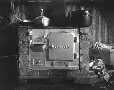 Image: Fred Frederikse's stove, Atene, Wanganui, c1977.