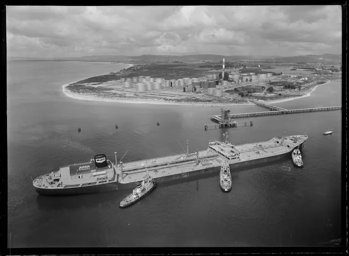 Mobil Astral (oil tanker) approaching Marsden Point Oil Refinery