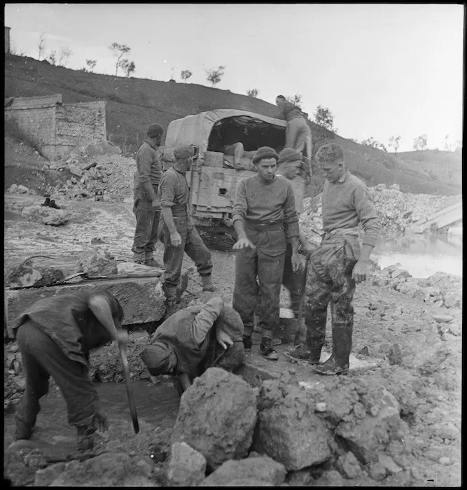 New Zealand Engineers, Sangro River area, Italy, during World War 2