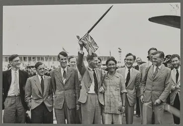 Image: Everest conquerors arrive at London Airport.