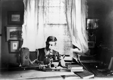 Image: Dr James Malcolm Mason creating a photomicrograph image
