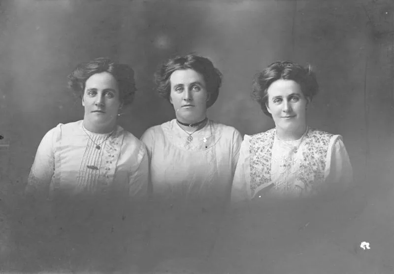 Portrait of Amy, Clemantino and Lena Neal