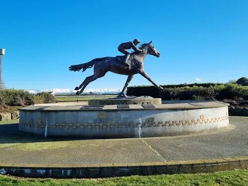 Phar Lap statue