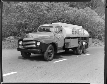 Image: Shell Oil Company truck