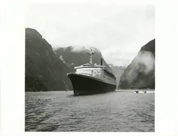 Image: SHIPS - Passenger