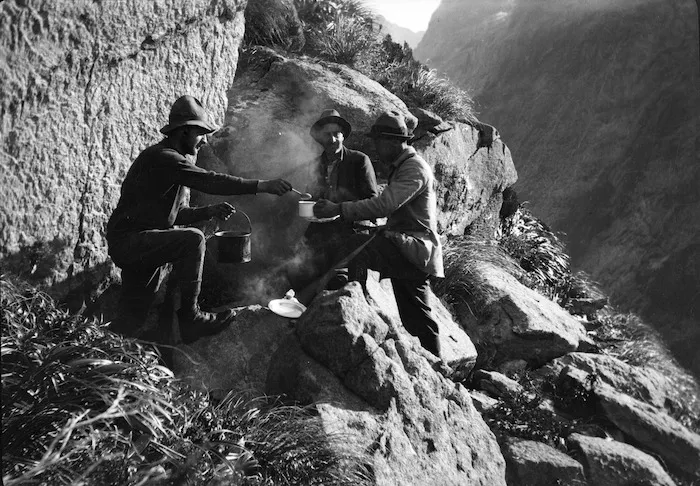 Tukoko 1923 - at Sutherlands & Dn