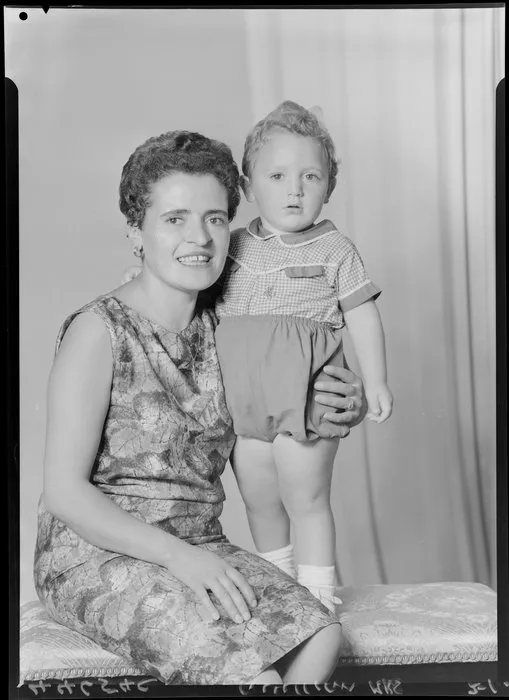 Unidentified mother [Mrs Quillian?] & child