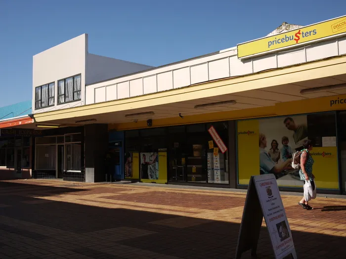 Naenae street scenes