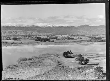 Image: Lake Horowhenua and Levin