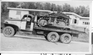 Image: TD9 Tractor, Kaimai Summit