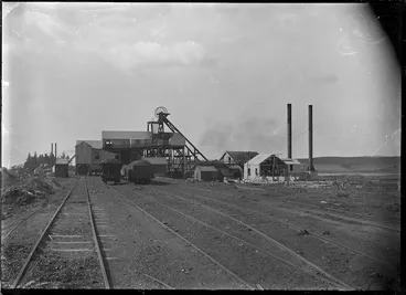 Image: Coal mine owned by the Taupiri Coal Company, at Huntly, 1910.