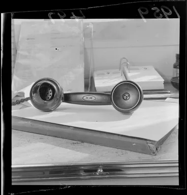 Image: Telephone receiver for picture puzzle