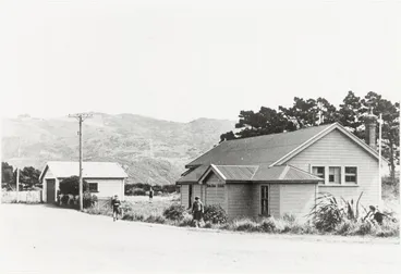 Image: Korokoro School & fire station