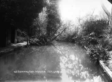 Image: Swimming bath, Wairakei