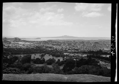[Landscape overlooking Tamakimakaurau/Auckland and the Waitemata Harbour]