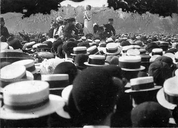 Christabel Pankhurst speaking in Hyde Park, London : Photograph