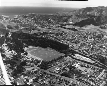 Image: Looking SSW towards Island Bay. Newtown Park in... (Wn1-51/8)