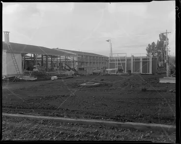 Image: Te Anau Hotel under construction