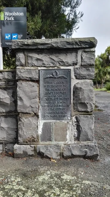 Image: Woolston Park gate