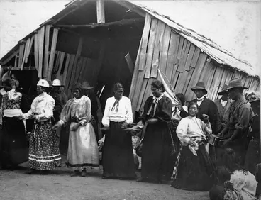 Image: Ross, Malcolm, 1862-1930 :A figure in the "poi" [Ruatoki]