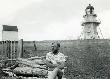 Taffy Williams and Portland Island Lighthouse : digital image