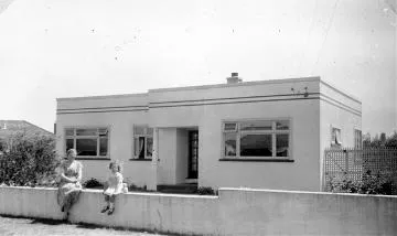 Ted Laurenson's house in Christchurch : digital photograph