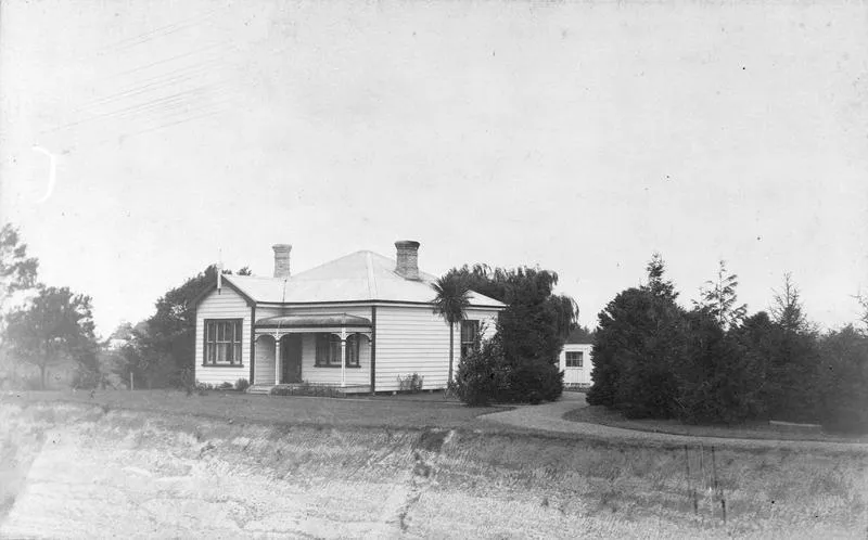 Major James Reid's house opposite Hamilton East School
