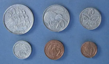 Image: coin set, toy