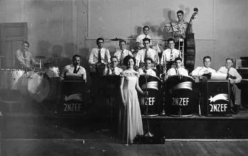 2NZEF dance-band in Japan : digital image