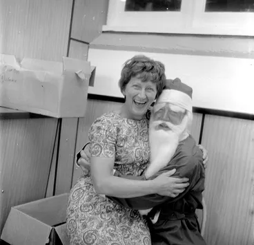 Image: General Motors Xmas Party [P1-4065-6455]; Joanne Foote.