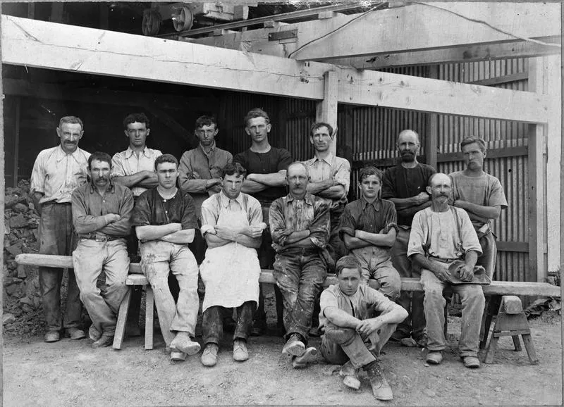 Huntly Brick - Staff of Coates Fry & Co.