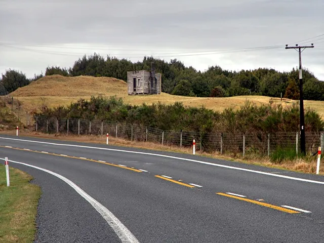 Old cabin, Mamaku, Rotorua, Bay of Plenty, New Zealand