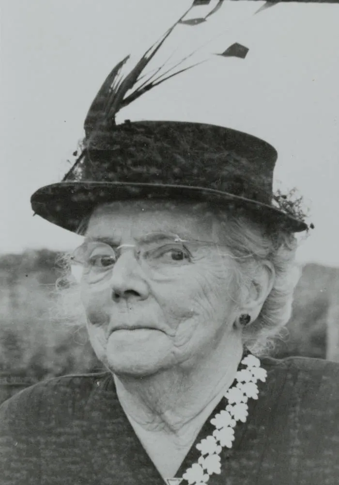 Mrs Elizabeth Hunter, 1950s