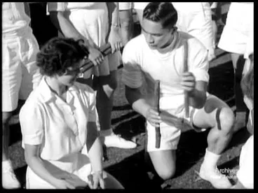 Image: Weekly Review No. 408 (1949)