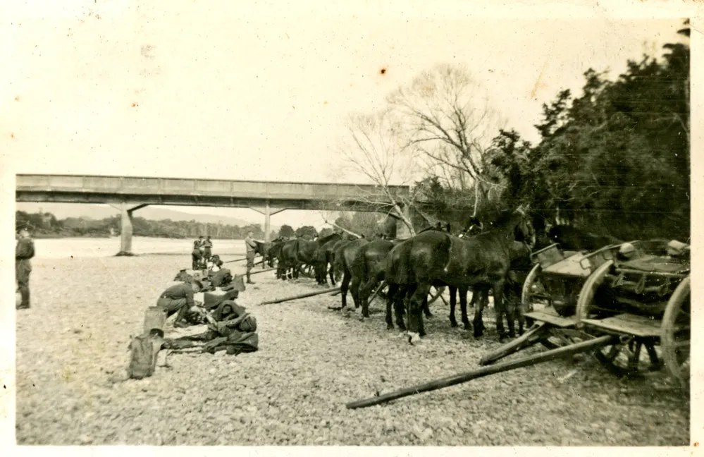 Artillery exercise, Moonshine Bridge, c1937-38 01